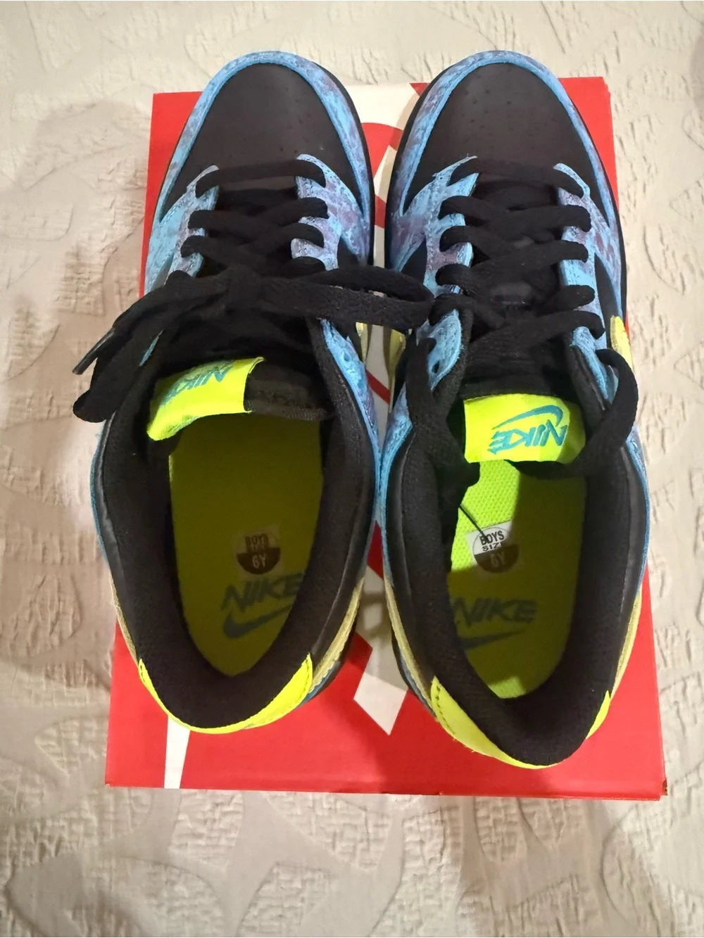 Nike Kids Blue and Neon Yellow Low-Top Sneakers